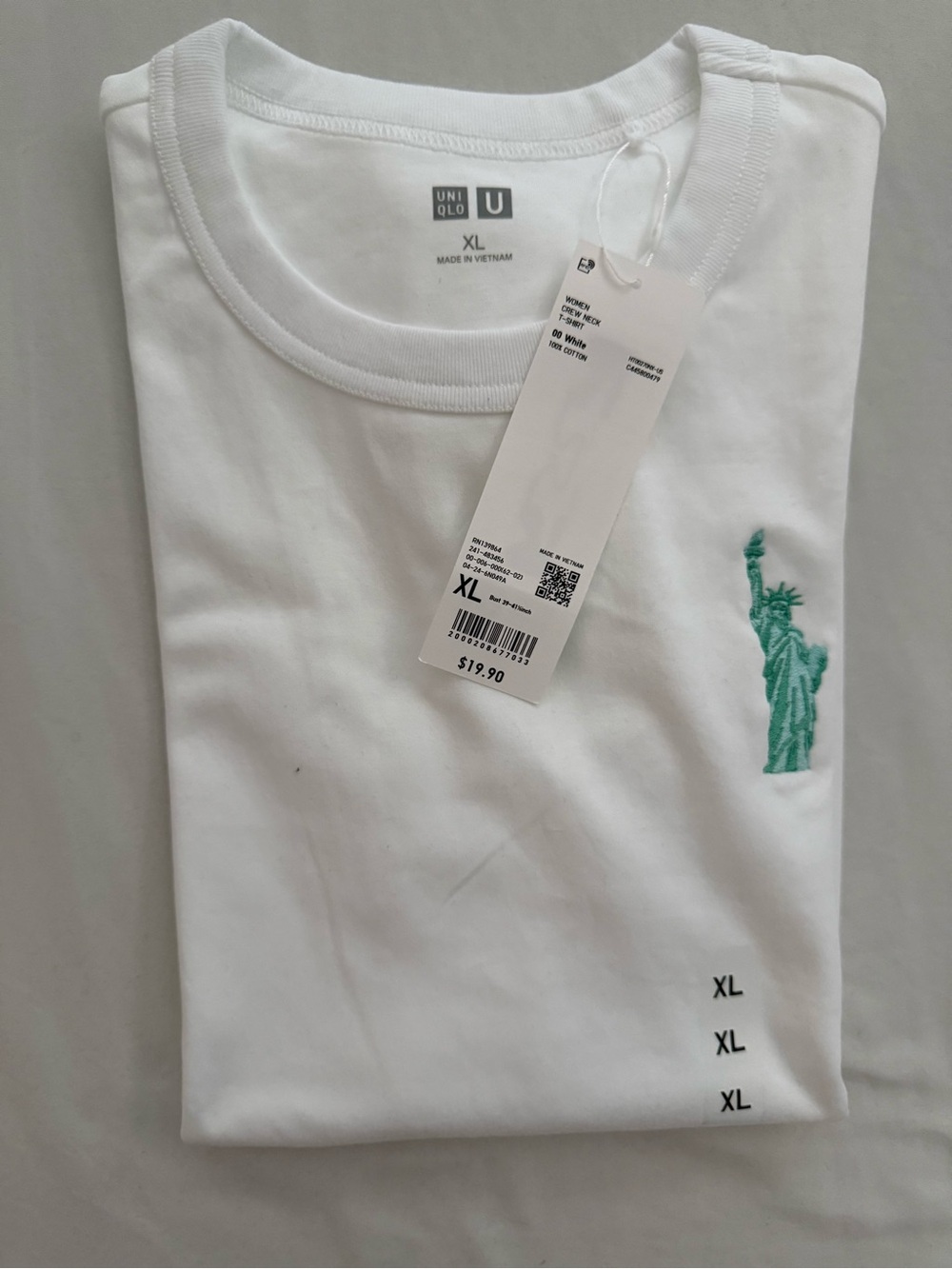 UNIQLO Women’s White Crew Neck T-Shirt with Statue of Liberty NYCEmbroidery - XL